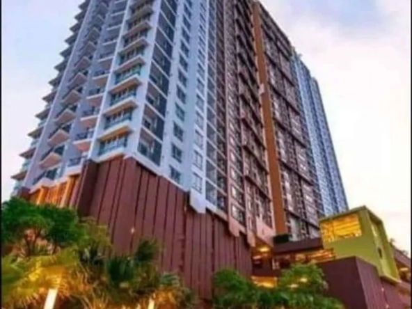 Condo on the 19th floor with breathtaking views. Conveniently located opposite Central Festival