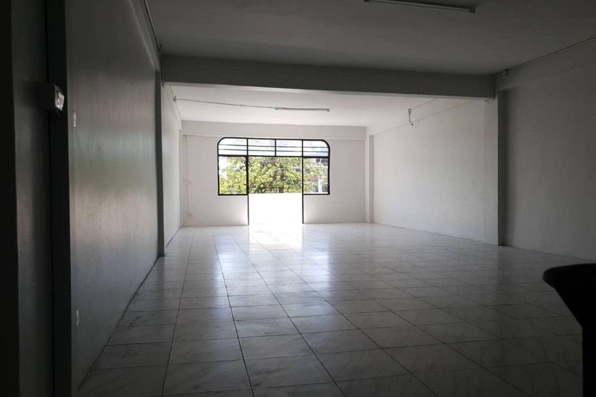 5-storey commercial building rental Next to the moat of Chiang Mai-SM-Sta-1403