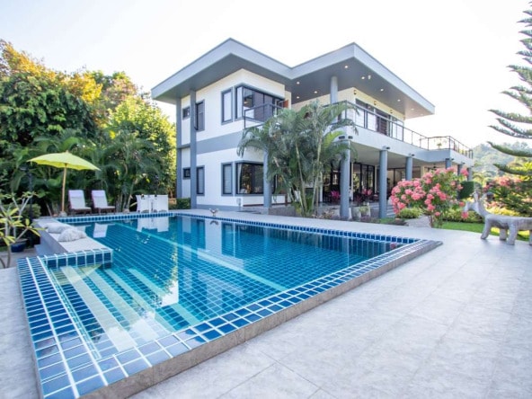 Exceptional 5-BR Pool Villa: Panoramic Views