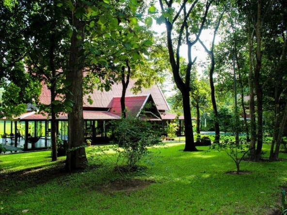 Thai style house in 23 Rai of land for sale in Doi Saket-SHG-HS459